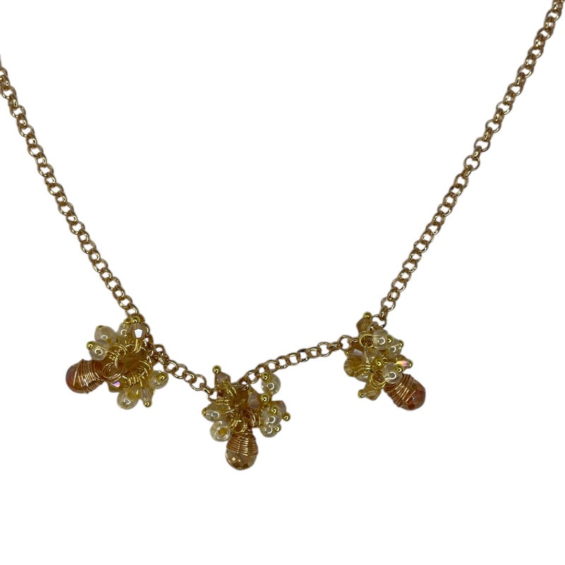 Lasihelmikaulakoru, koralli